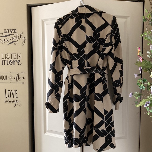 Trench/Rain coat - Picture 2 of 6